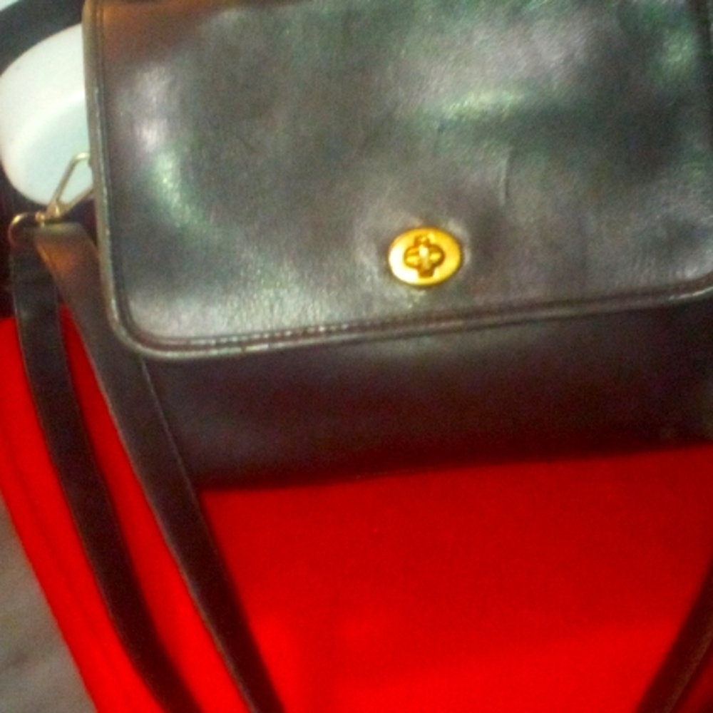 Vintage COACH Crossbody Court